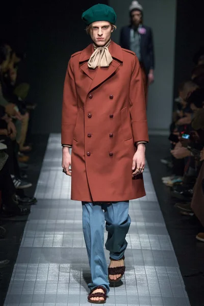 Look 7